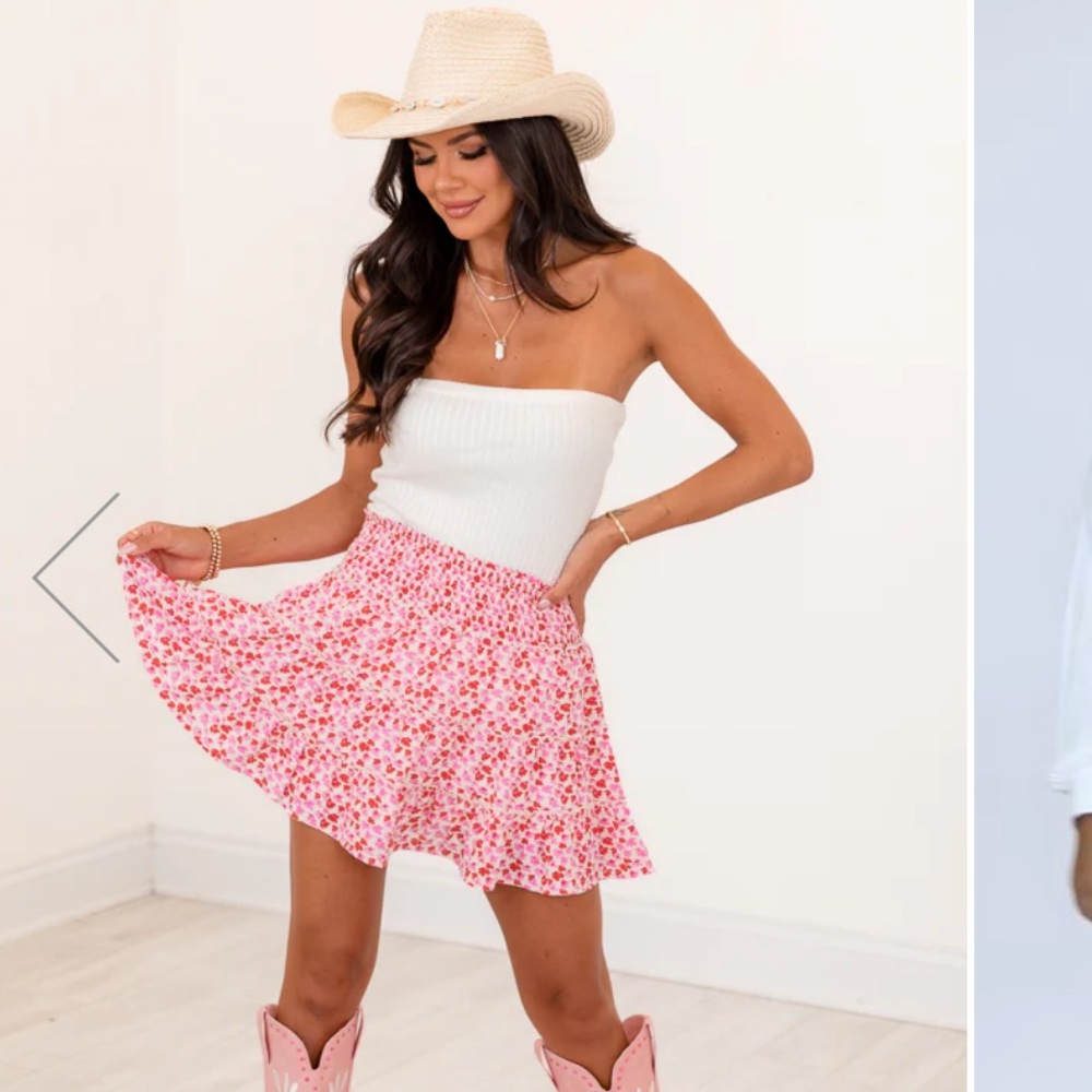 THROUGH THE GARDEN IVORY PINK AND RED FLORAL MINI SKORT